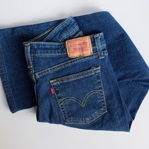 Vintage 519 Flare Levis, 33x28 Women's Levis in excellent condition, womens mid